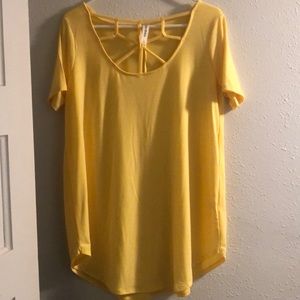 Cute basic yellow top